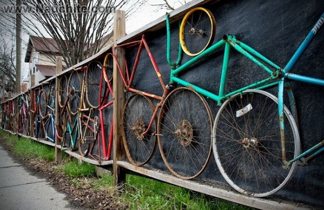 Необычный забор из велосипедов
